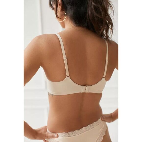 Brand New Urban Outfitters Out from Under Candice Lightly Lined Demi Bra - Picture 2 of 5